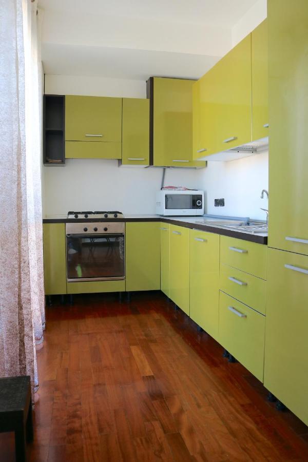 Happy Flat With Terrace Apartment Milan Bagian luar foto