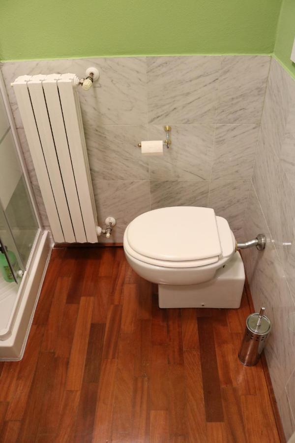 Happy Flat With Terrace Apartment Milan Bagian luar foto
