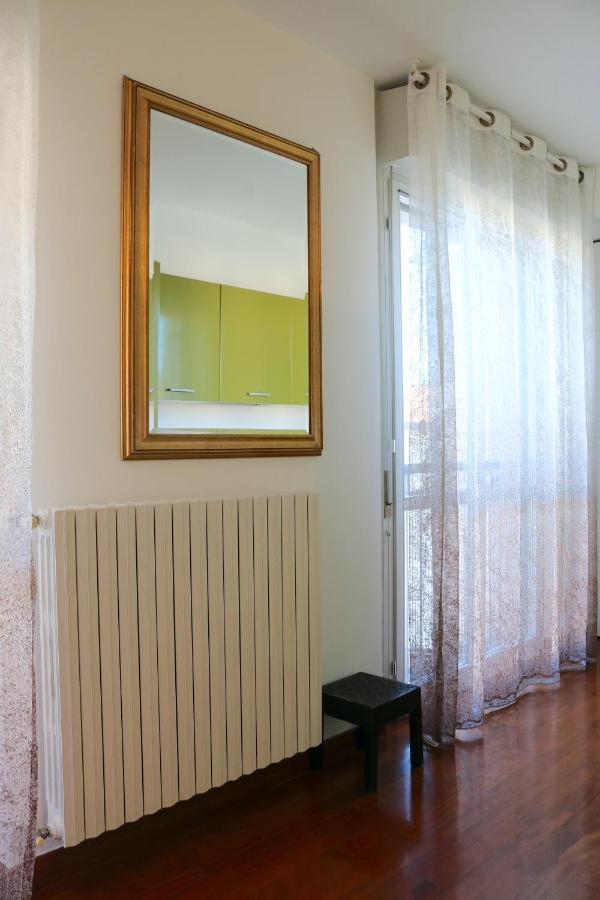 Happy Flat With Terrace Apartment Milan Bagian luar foto