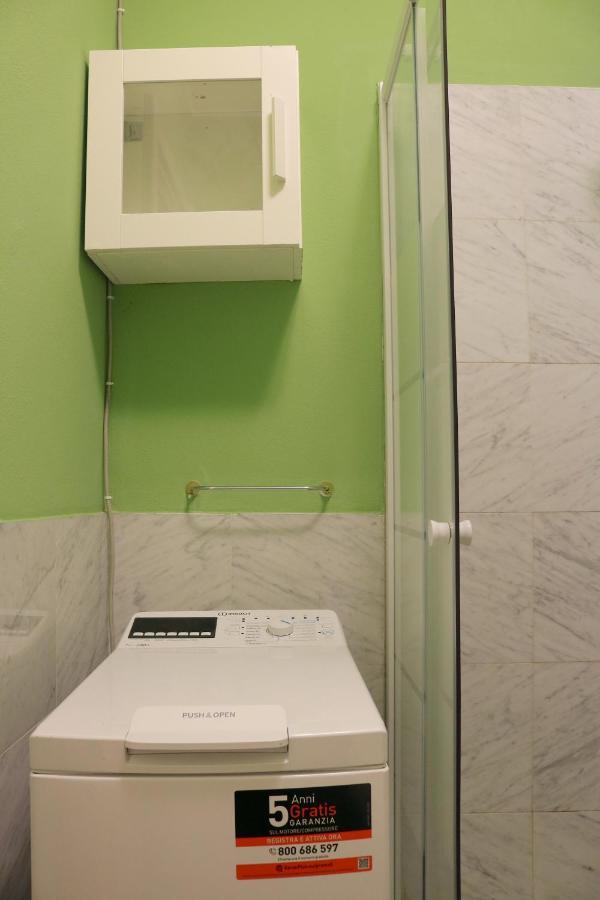 Happy Flat With Terrace Apartment Milan Bagian luar foto