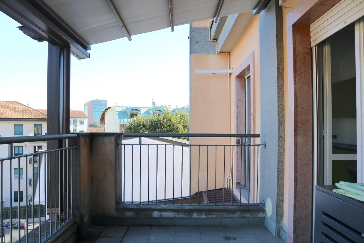 Happy Flat With Terrace Apartment Milan Bagian luar foto
